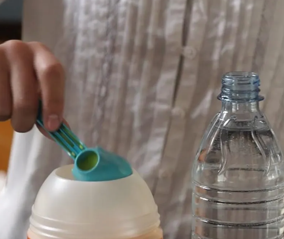 Mess-Free Measuring Spoon